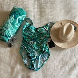 NWT AQUA GREEN one piece swimsuit size M(8/10)